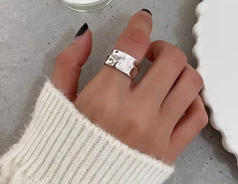 En vintage barockstil öppen ring silver i rostfritt stå